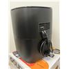 Image 4 : Gourmia 7 QT. Digital Air Fryer - Looks new in box, not tested