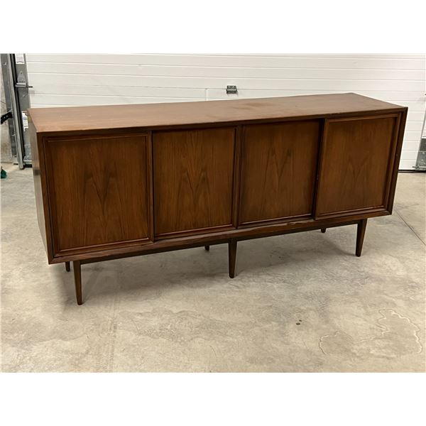 Mid Century Credenza / Sideboard with Lots of Storage (see description)