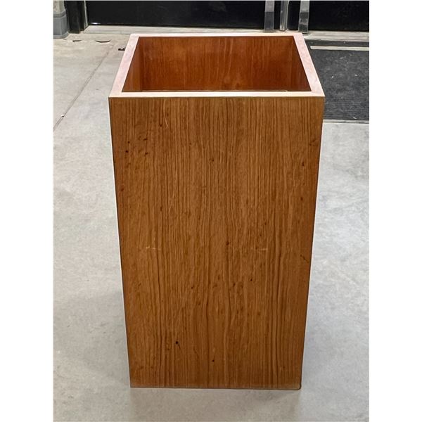 Vintage Teak Planter Box / Holder With Adjustable Shelf (approx 11