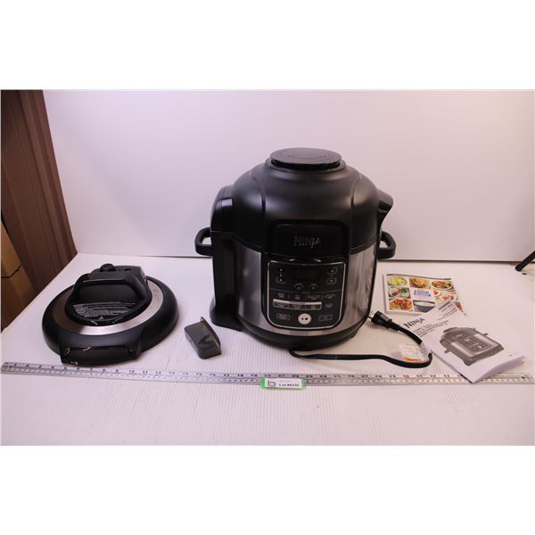 Ninja Foodi Extra Large Pressure Cooker / Air Fryer (Store Return, As Is )