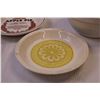Image 5 : (4) Glass Pie Plates + Sunburst Oven Safe Bowl