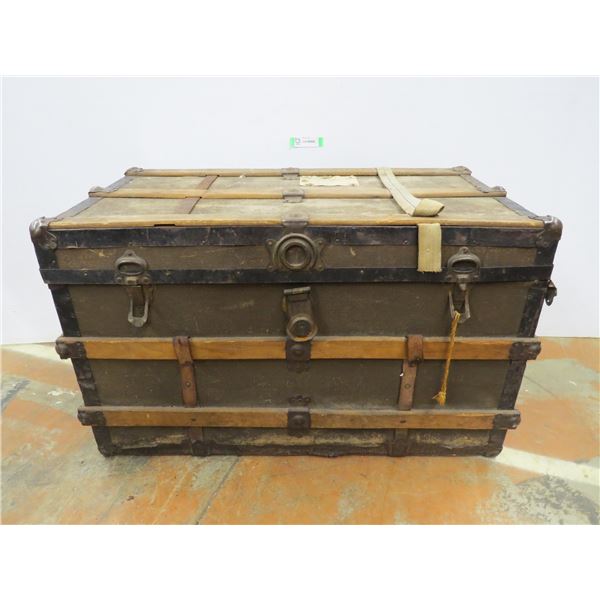 *Vintage Trunk (34" x 18 1/2" x 21")