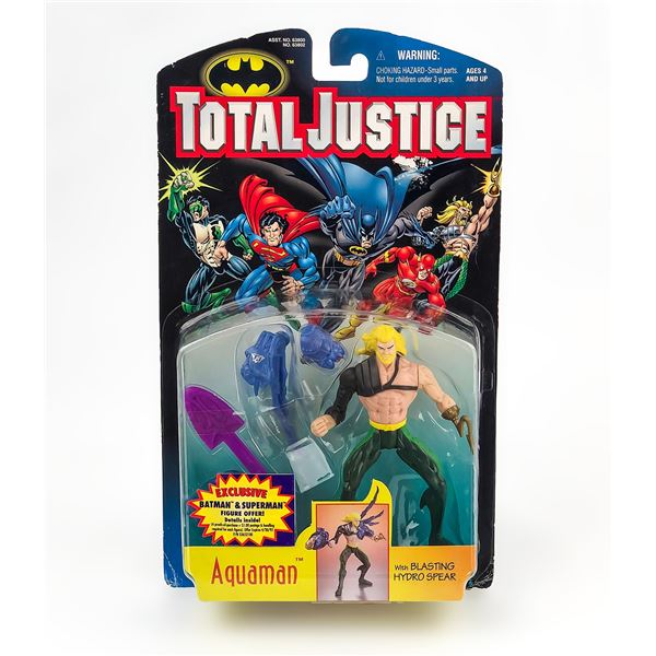 TOTAL JUSTICE AQUAMAN WITH BLASTING HYDRO SPEAR