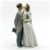 Image 1 : LLADRO BRIDE & GROOM - A KISS TO REMEMBER #6620