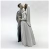 Image 2 : LLADRO BRIDE & GROOM - A KISS TO REMEMBER #6620