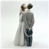 Image 4 : LLADRO BRIDE & GROOM - A KISS TO REMEMBER #6620