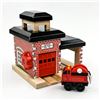 Image 1 : THOMAS AND FRIENDS WOODEN RAILWAY FIRE STATION