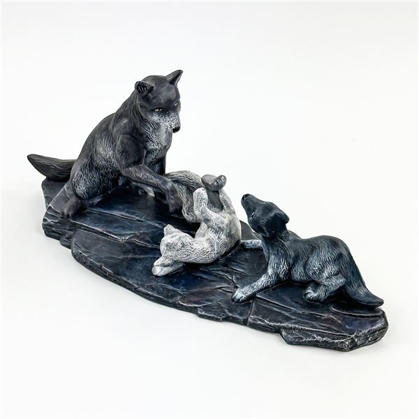 HAND CRAFTED CERAMIC WOLF AND CUBS FIGURINE