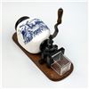 Image 1 : VINTAGE DUTCH DELFT BLUE COFFEE GRINDER WINDMILL