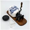 Image 2 : VINTAGE DUTCH DELFT BLUE COFFEE GRINDER WINDMILL