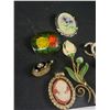 Image 2 : 6 Vintage Brooches, Pendants & Scarf Clip