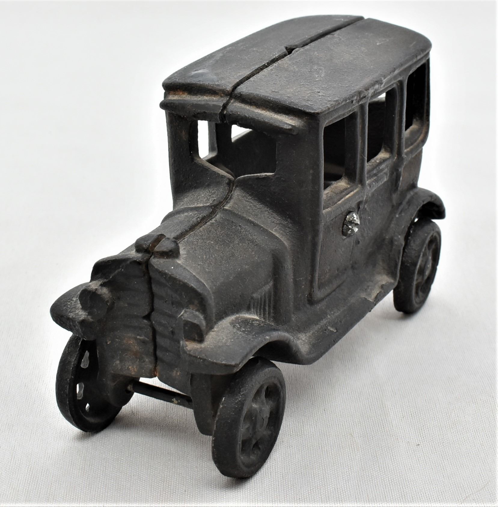 Cast Iron 1924 Model T Ford Sedan with C