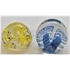 Image 2 : 2 Hand Blown Glass Paperweights
