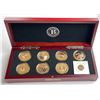 Image 2 : Queen Elizabeth II 90th Birthday Imperial Crown Collection & Token