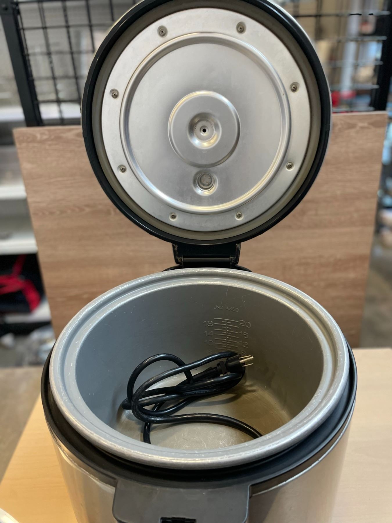 Tiger Rice Cooker/Warmer (as is) Model JNOA36U