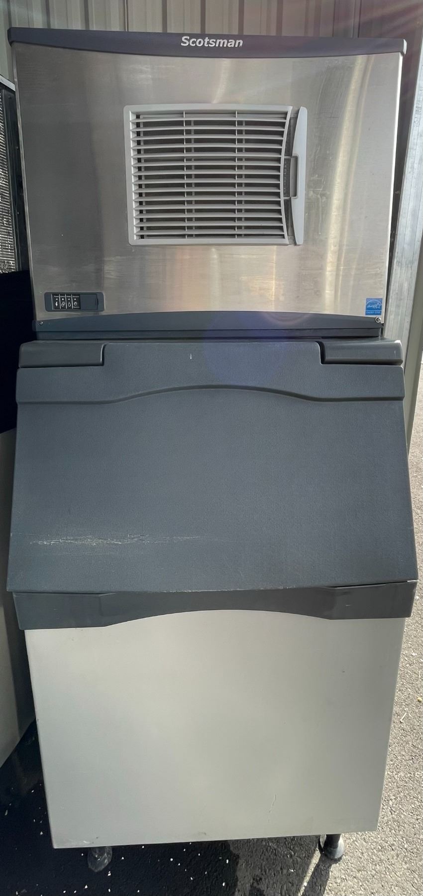 Scotsman - Ice Machine with Ice Bin - Model: B530P
