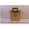 Image 1 : Large Tupperware Container w/ Removable Handle