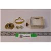 Image 1 : Small Lot of Vintage Jewelry - Bracelet, Brooch, Clip on Earrings