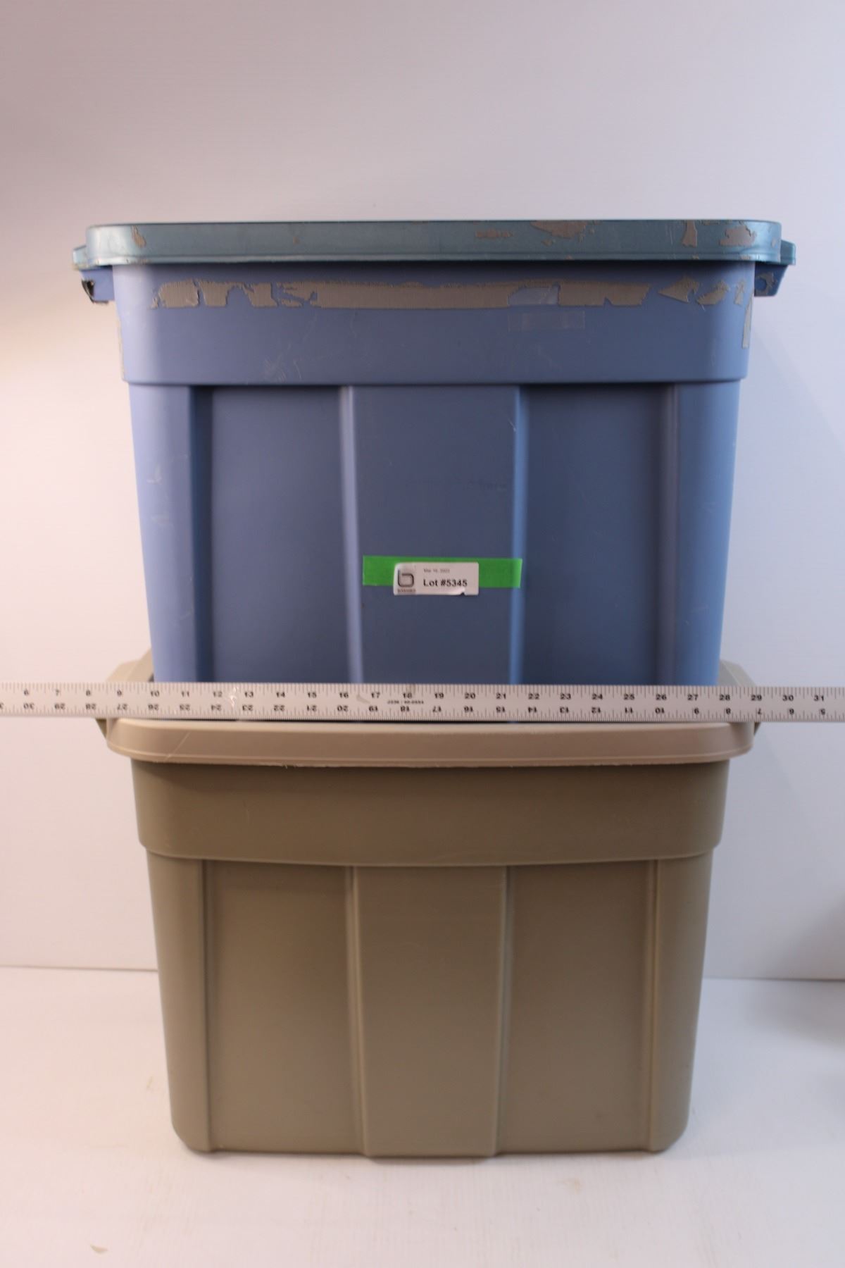*(2) Large Rubbermaid Tubs with Lids - Bodnarus Auctioneering