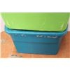 Image 3 : *(3) Large Rubbermaid Tubs with Lids