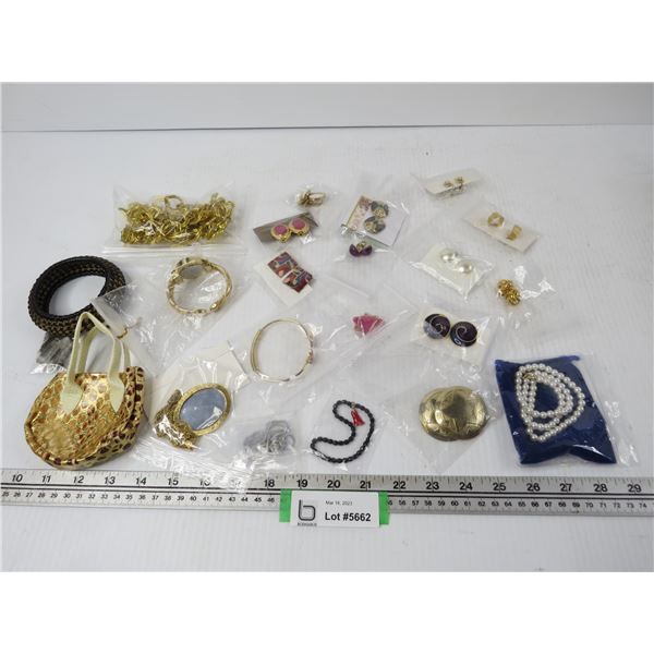 Assorted Costume Jewelry (21 Items)