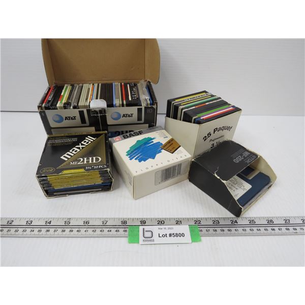 Lot of Floppy Disks (unknown content)