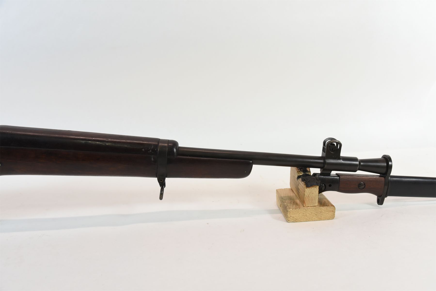 Lee Enfield Model No 5 Mk 1 Jungle Carbine Rifle lee-enfield-model-no-5-mk-1-jungle-carbine-rifle