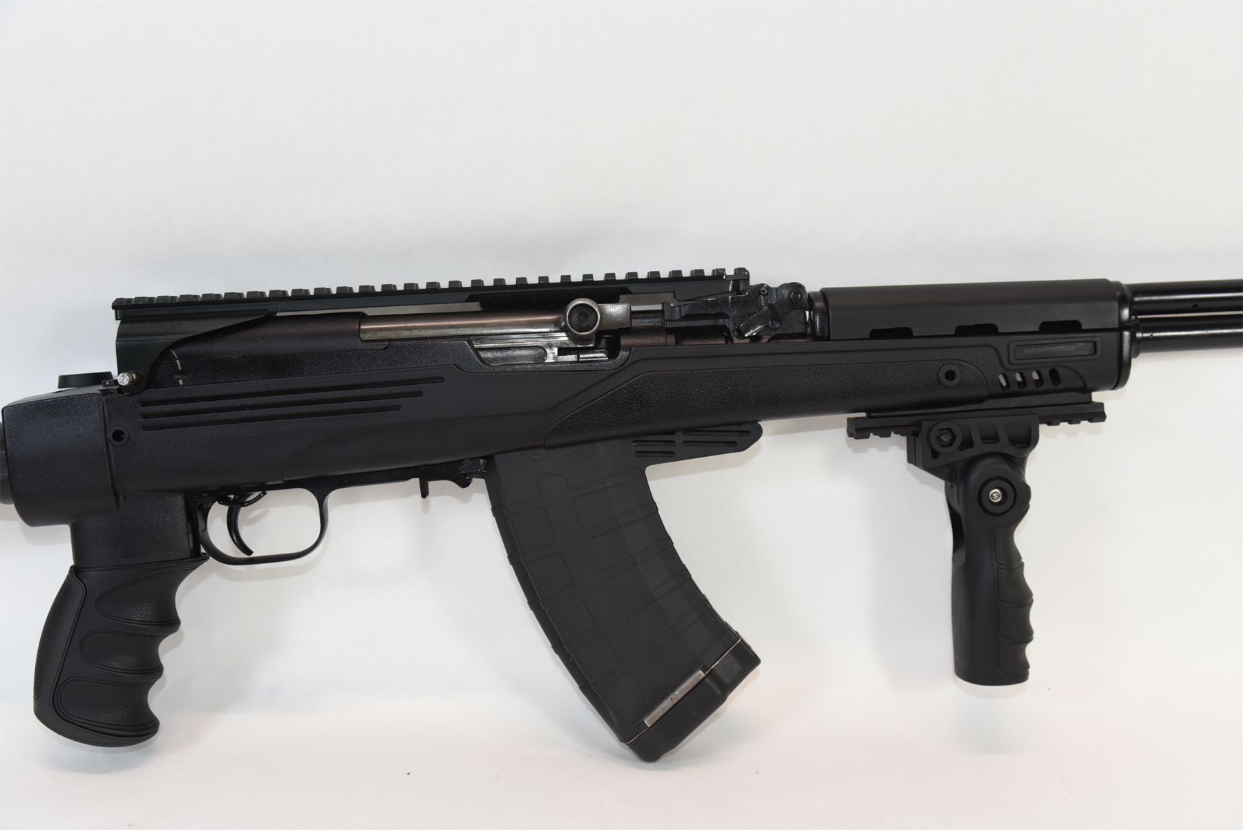 Russian Model SKS Rifle - Landsborough Auctions