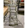 Image 2 : VULCAN LADDER 17' ALUMINUM FOLDING EXTENSION LADDER