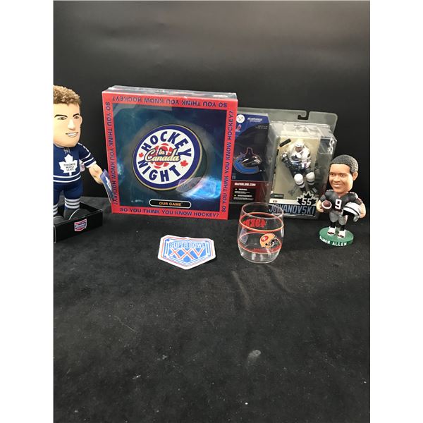LOT OF MISC HOCKEY/FOOTBALL FIGURES AND COLLECTIBLES