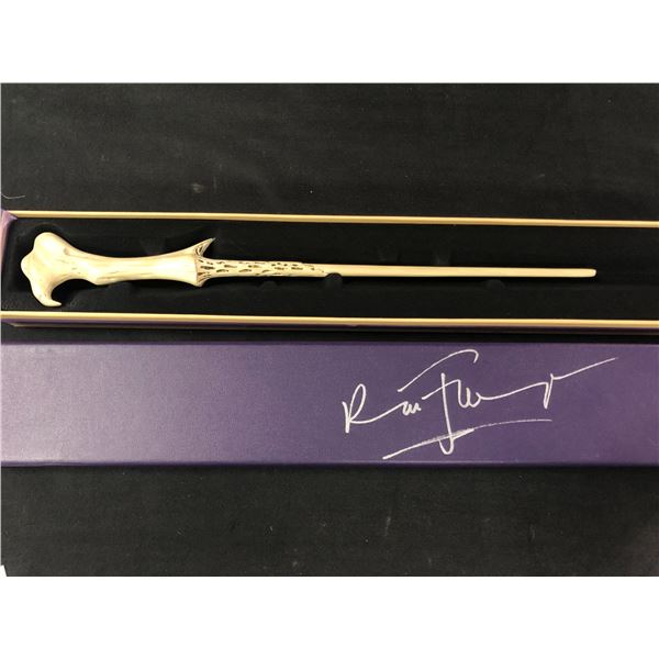 RALPH FIENNES SIGNED HARRY POTTER WAND BOX (RA COA)