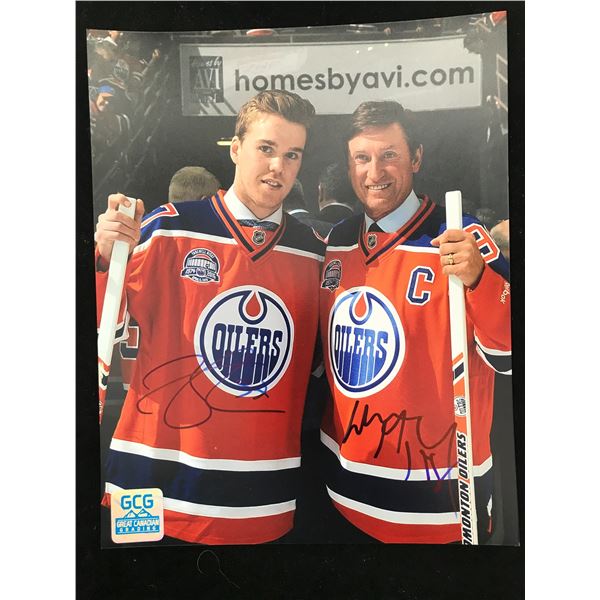 CONNOR MCDAVID AND WAYNE GRETZKY SIGNED OILERS 8 X 10 (RA COA)