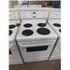 Image 1 : Frigidaire Apartment Sized Stove