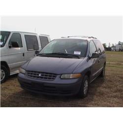1998 PLYMOUTH VOYAGER, S/N R738321, GAS, A/T,