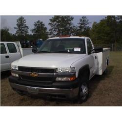 2001 CHEVROLET 3500 SERVICE TRUCK, S/N 100992