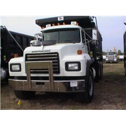 2002 MACK RD688S TRI-AXLE DUMP, S/N M064672 E