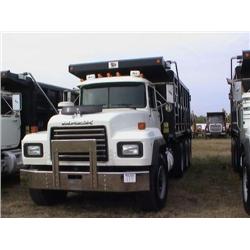 2002 MACK RD688S TRI-AXLE DUMP, S/N M064675 E