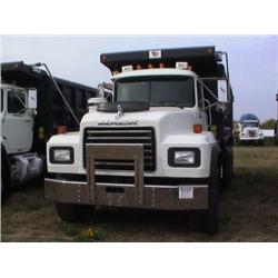 2002 MACK RD688S TRI-AXLE DUMP, S/N M064667 E