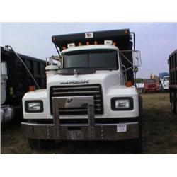 2002 MACK RD688S TRI-AXLE DUMP, S/N M064669 E