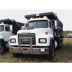 2002 MACK RD688S TRI-AXLE DUMP, S/N M064676 E