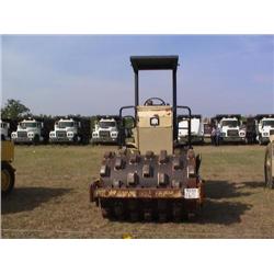 INGERSOL-RAND SD40F VIBRATORY ROLLER, S/N 144