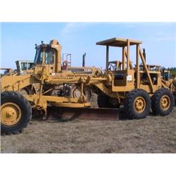 CAT 12E MOTOR GRADER, S/N 97E5829 12' MOLDBOA