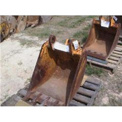 24" HOE BUCKET, FITS JD