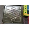 Image 3 : 3 puzzles and Chinese checkers board