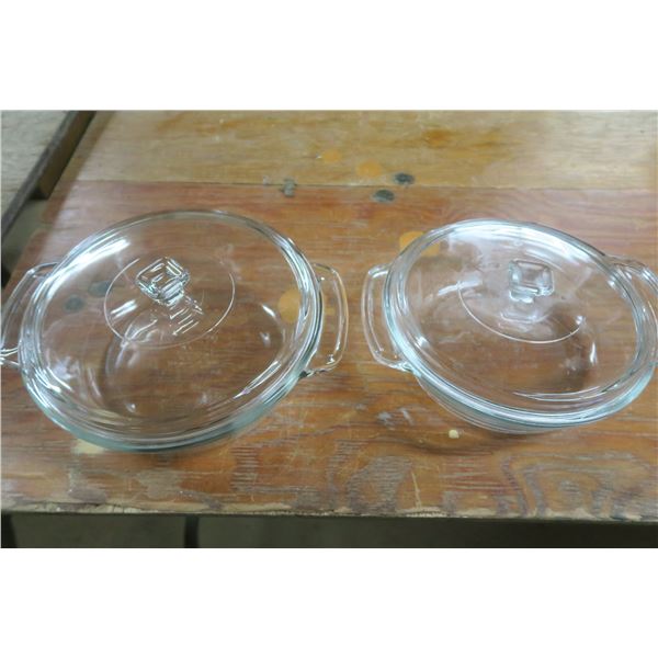 2 anchor casserole dishes with lids