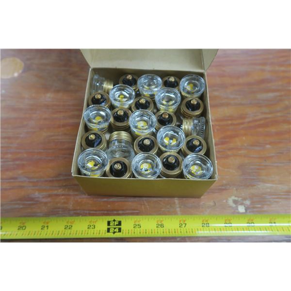 50 clear vision 125v fuse plugs in original box