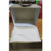 Image 2 : box suitcase