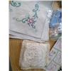 Image 4 : 10 Hand stitchery items, crochet hooks, 3 craft books