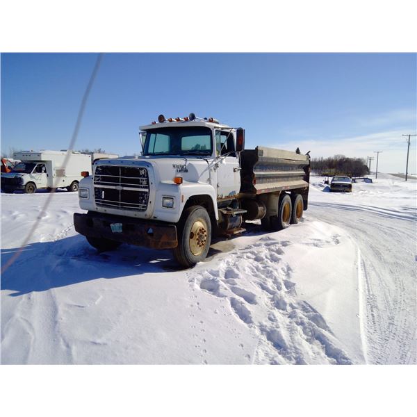 L9000 Gravel Truck VIN 1FDYU90W8GVA42036 (see description)