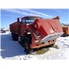 Image 2 : 1976 Ford grain truck VIN 76-4364 includes box and hoist runs